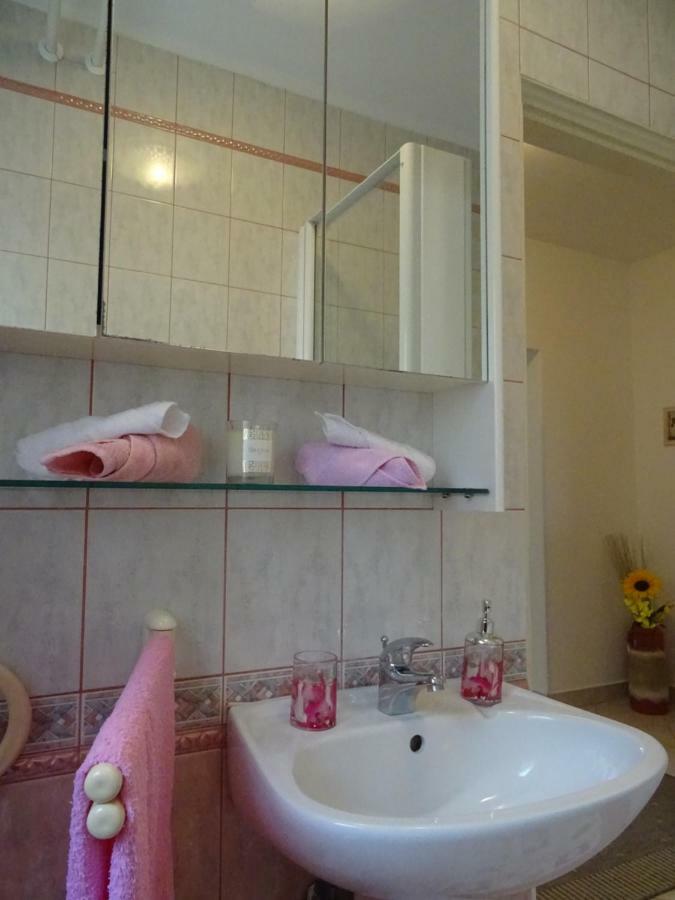 Apartman Iris S Terasom Rijeka Ngoại thất bức ảnh